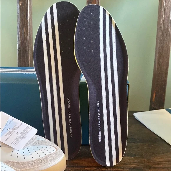 Adidas Bad Bunny Gazelle Indoor Shoes - Cream and Black - Picture 5 of 6